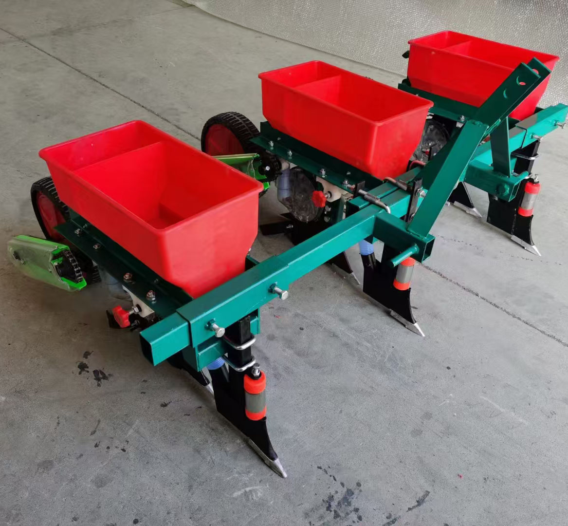Agriculture Farming Products - Nuova Attrezzatura Agricola: Seminatrice per Fattoria,